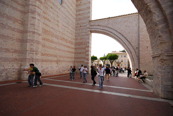 Basilica Santa Chiara, Assisi